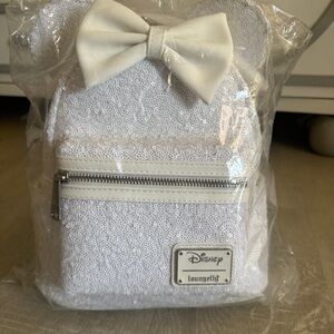 Loungefly Minnie Mouse White Wedding Sequin mini backpack